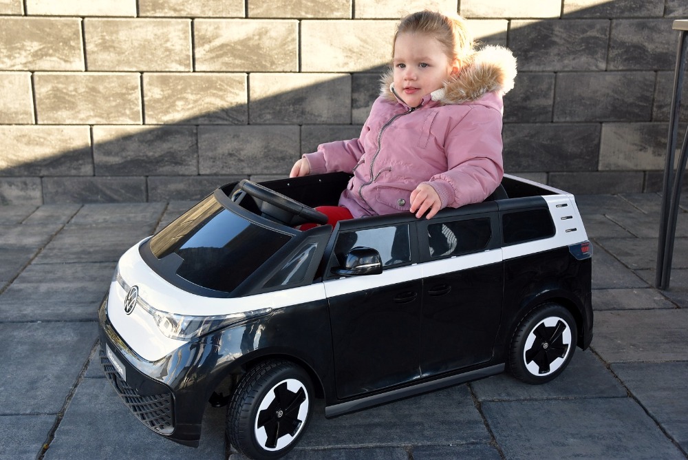 Elektrický VW id.buzz s 2,4G, 2x 200W, 24V/7Ah, černobílý